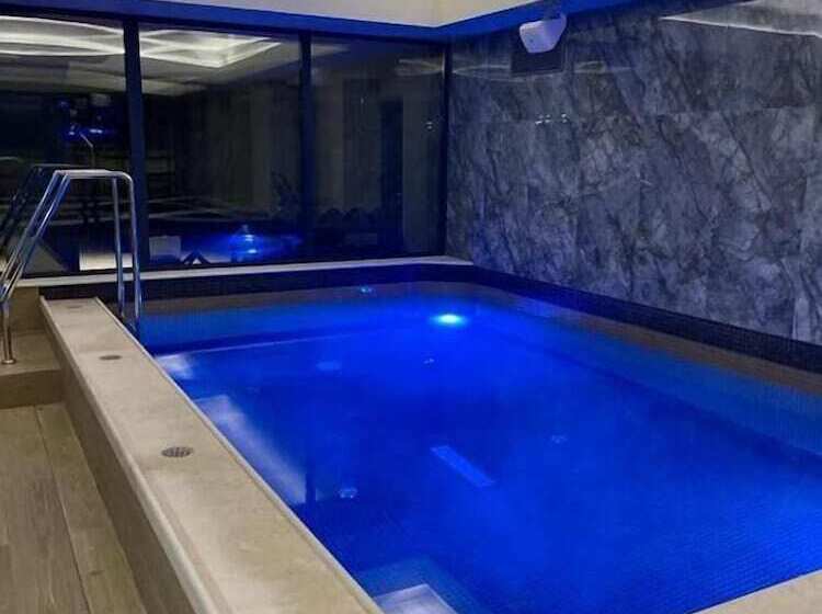 בית מלון כפרי Aniroc Signature