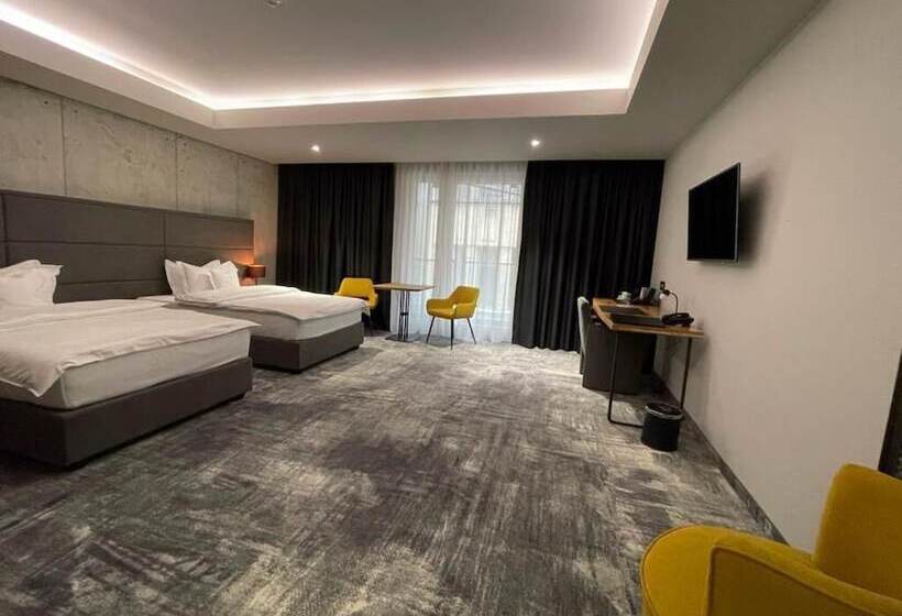 בית מלון כפרי Aniroc Signature