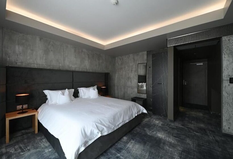 בית מלון כפרי Aniroc Signature