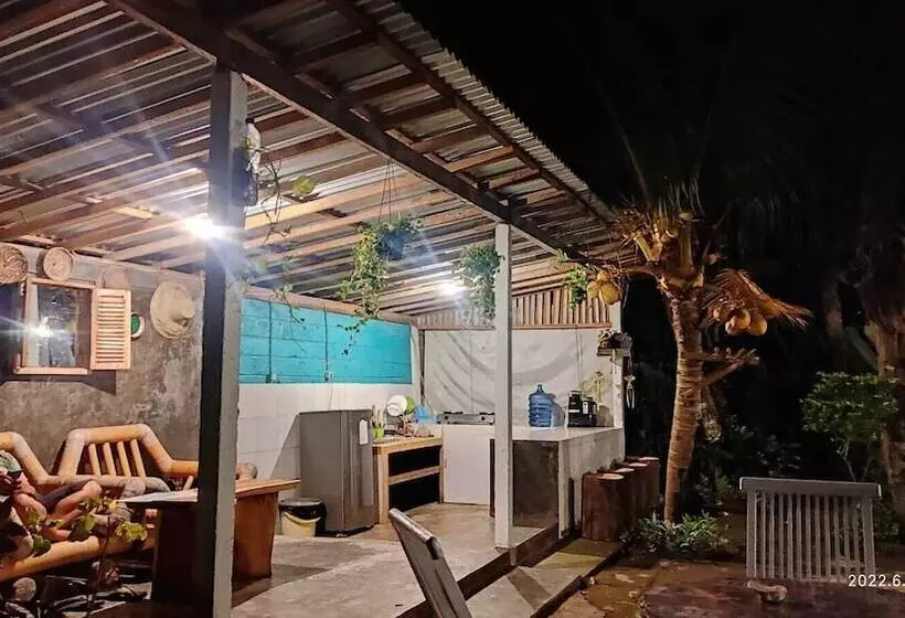 Majatalo Salty Sea Guesthouse