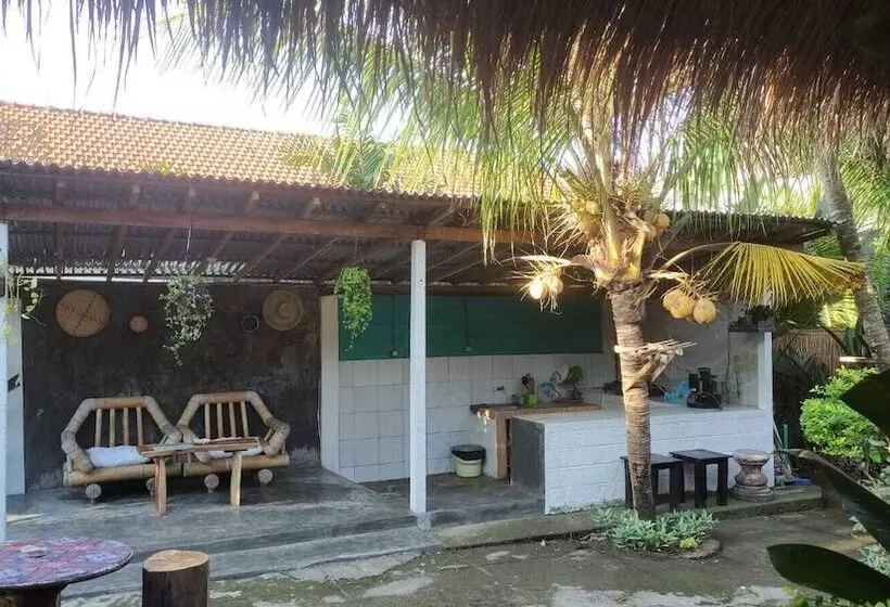 Majatalo Salty Sea Guesthouse