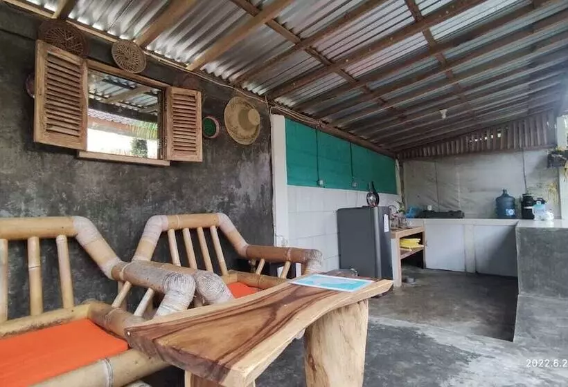 Majatalo Salty Sea Guesthouse