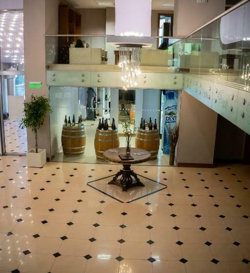 Otel хотел скалите, Skalite