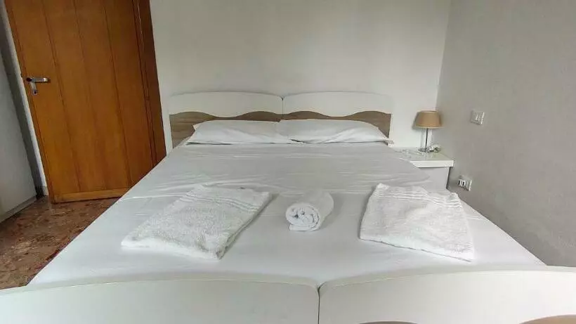 پانسیون Goldmine Guest House 2