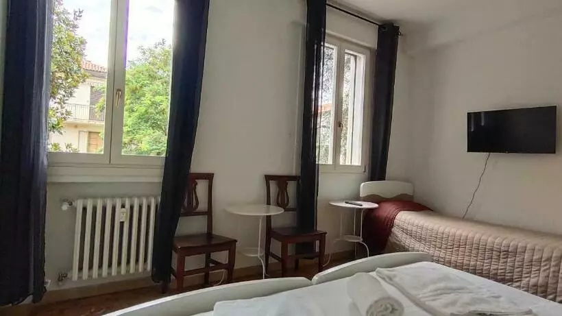 پانسیون Goldmine Guest House 2