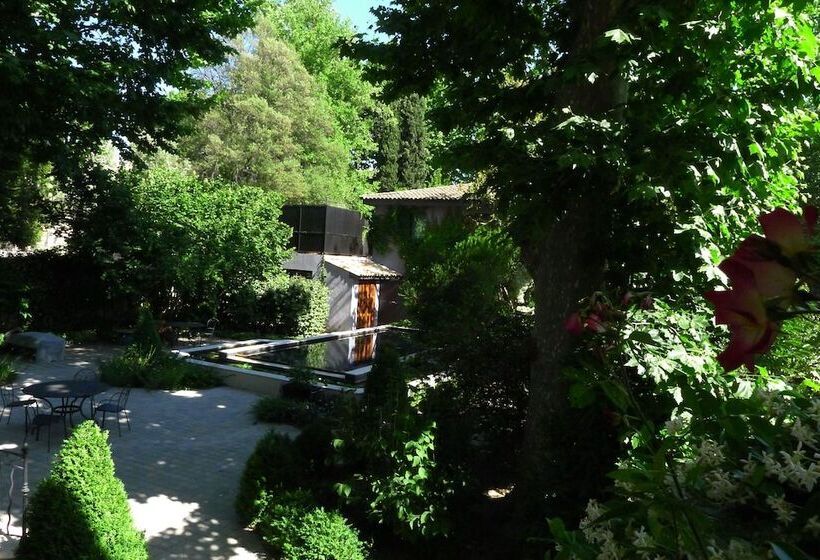 پانسیون Villa Amara