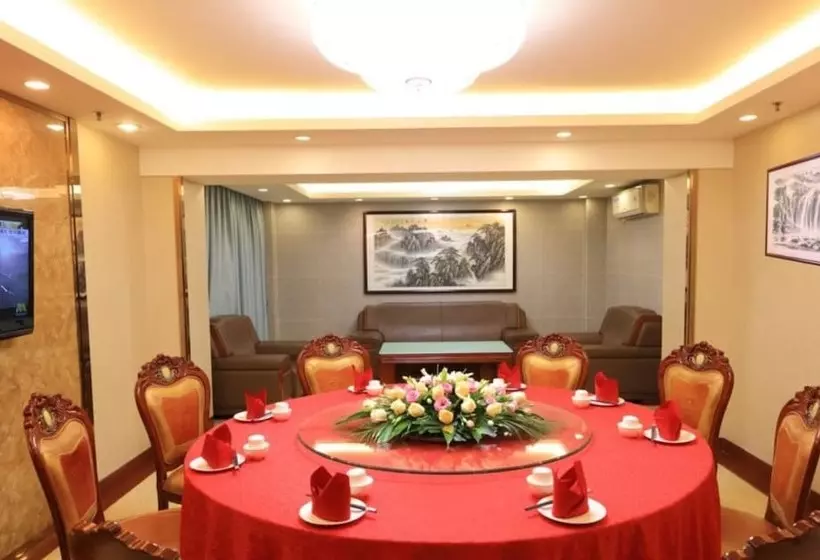 Hotel Five Rams City