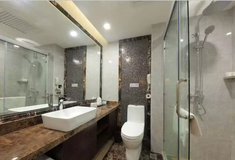 Hotel Five Rams City