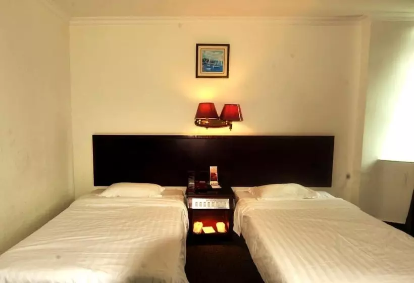 Hotel Five Rams City