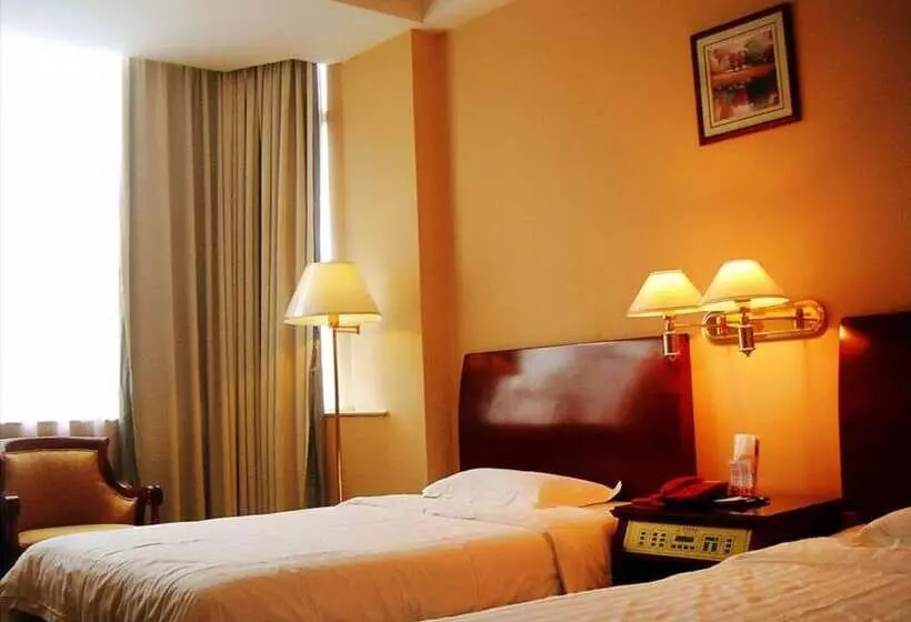 Hotel Five Rams City