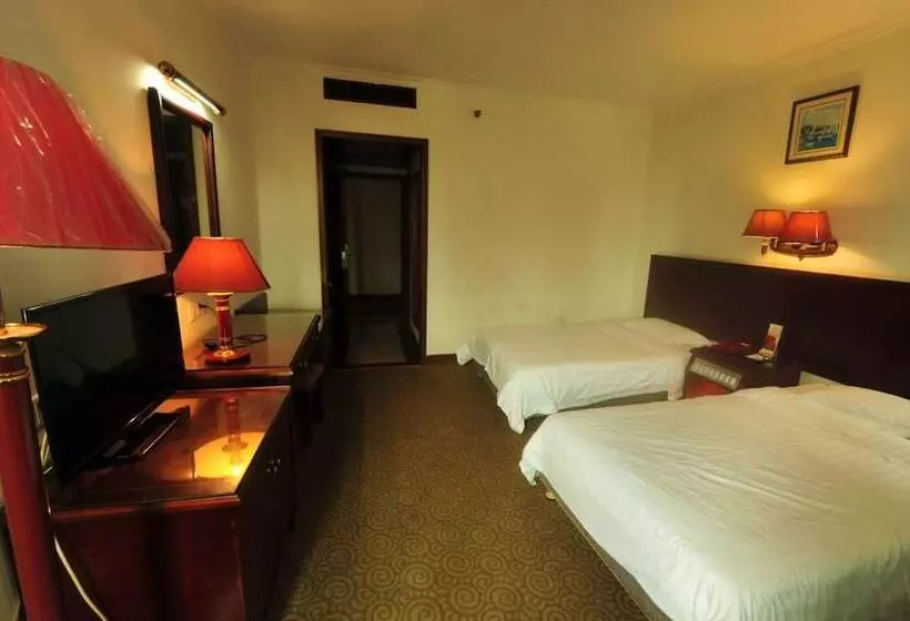 Hotel Five Rams City