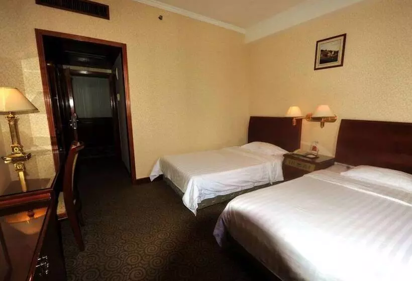 Hotel Five Rams City