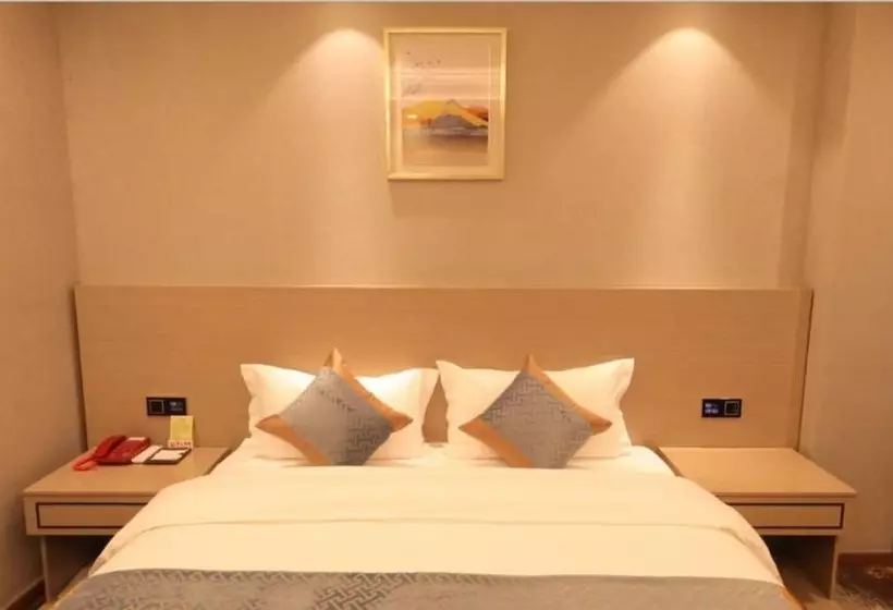 Hotel Five Rams City