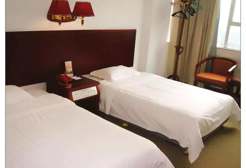 Hotel Five Rams City