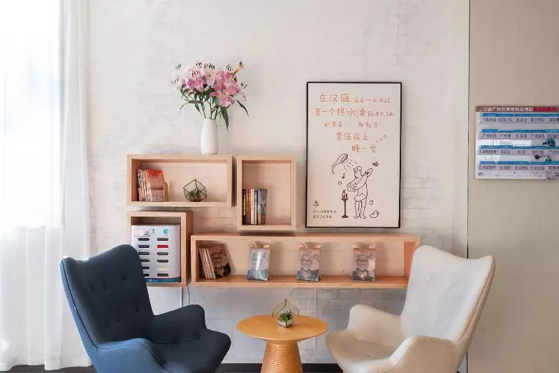 Hotel Hanting Guangzhou Yantang Metro Station