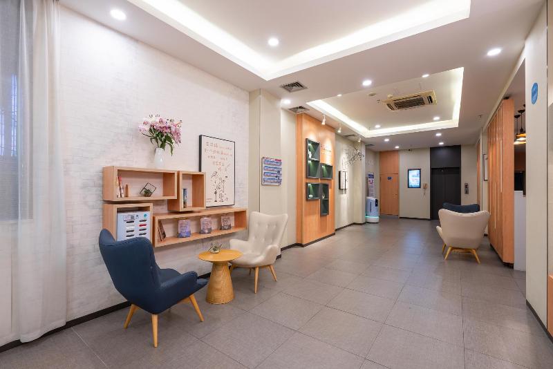 בית מלון כפרי Hanting Guangzhou Yantang Metro Station