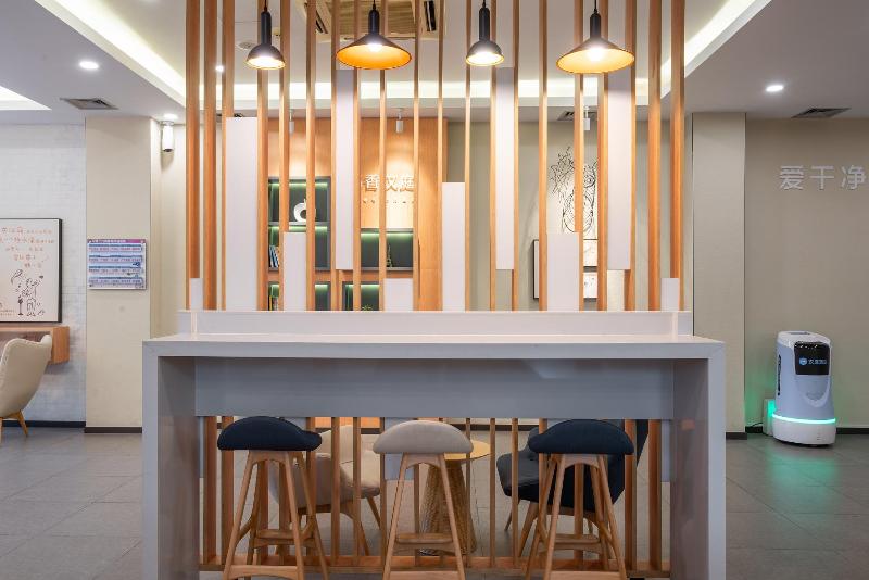 בית מלון כפרי Hanting Guangzhou Yantang Metro Station