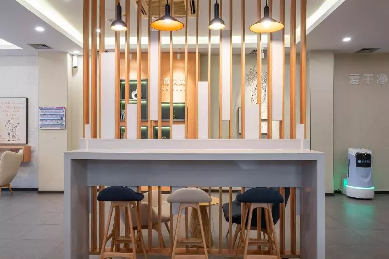 Hotel Hanting Guangzhou Yantang Metro Station