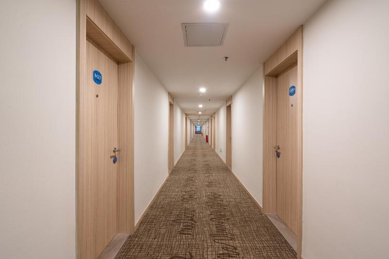 בית מלון כפרי Hanting Guangzhou Yantang Metro Station