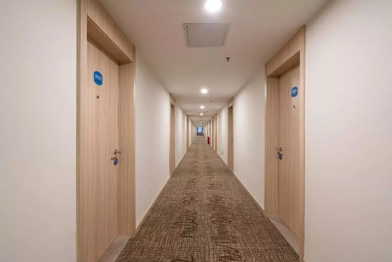 Hotel Hanting Guangzhou Yantang Metro Station