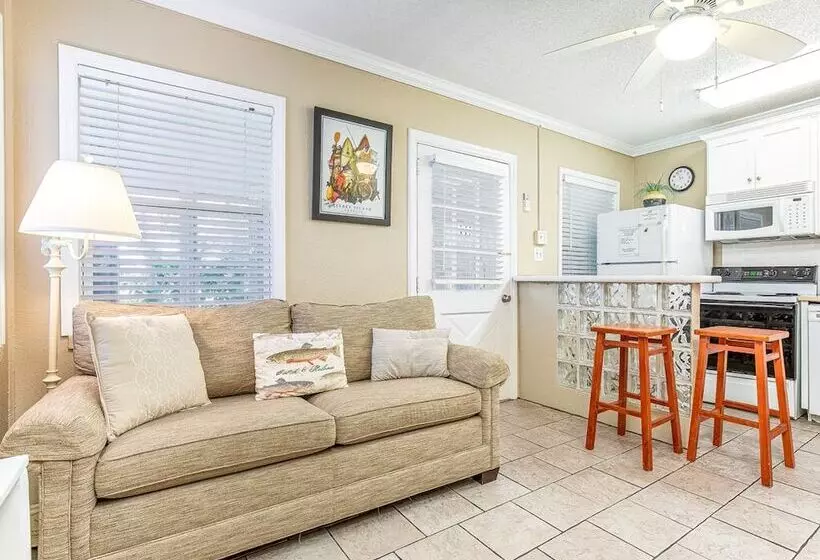 Captains Quarters B