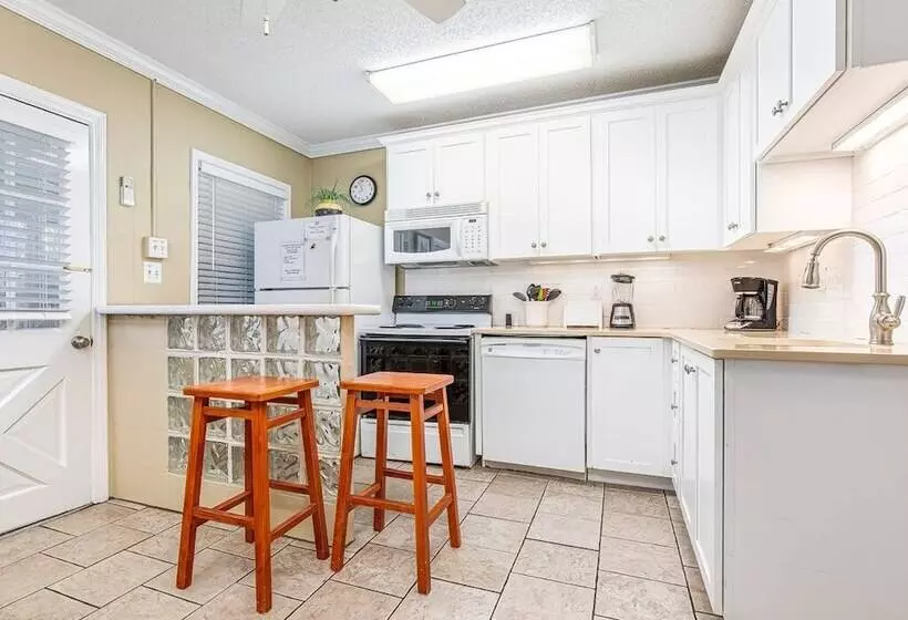 Captains Quarters B