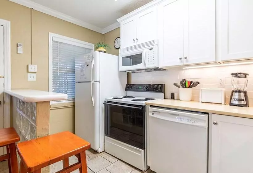 Captains Quarters B