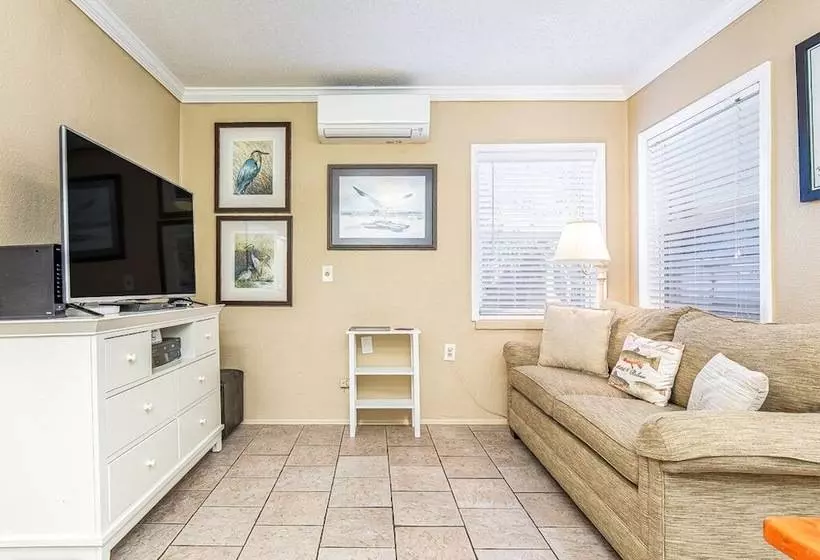 Captains Quarters B