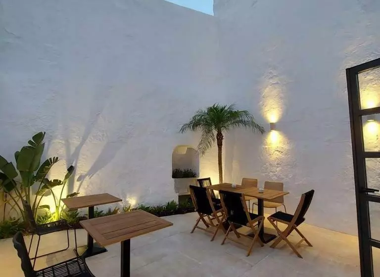 El Consul Mao   Hotel Boutique