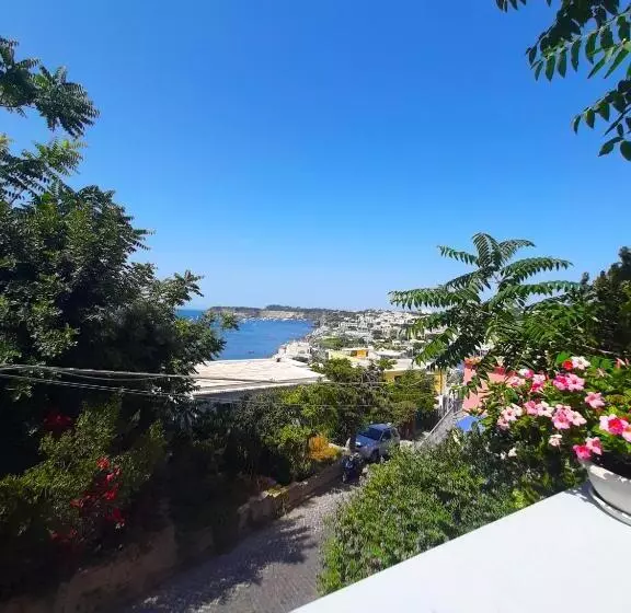 ペンション Santa Margherita Suite   Chiaiolella