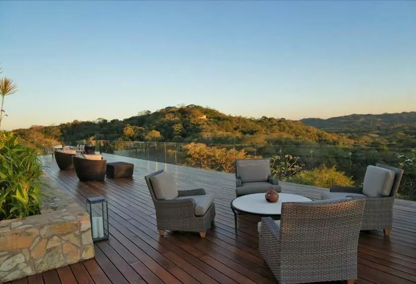 Nekupe Resort