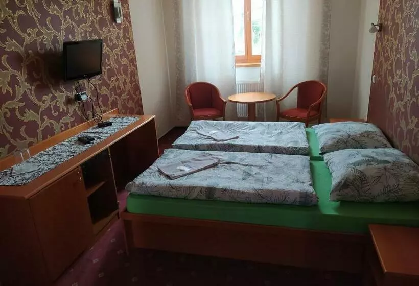 Majatalo Dobrá škola U Jeníčka