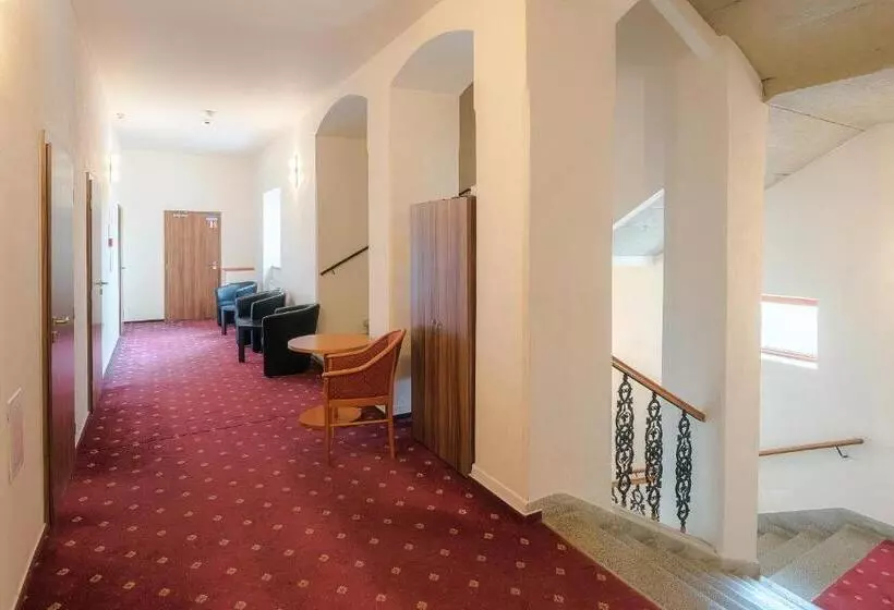 Majatalo Dobrá škola U Jeníčka