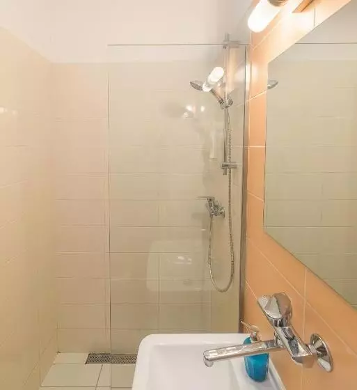 Majatalo Dobrá škola U Jeníčka