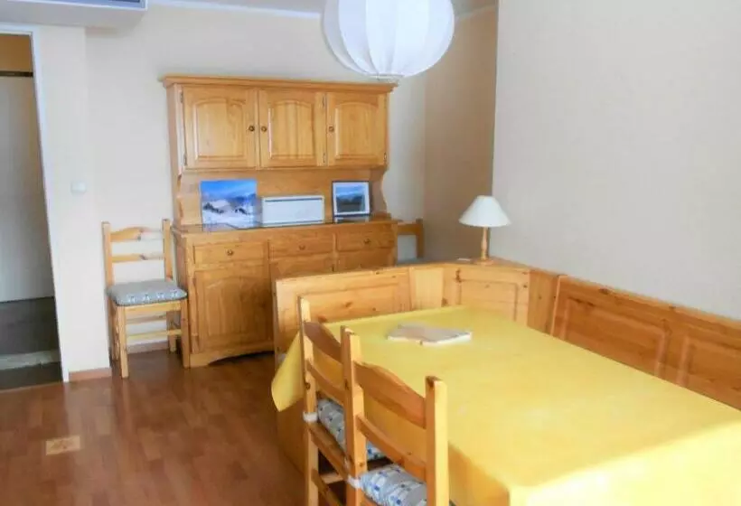 Appartement Tout Confort Skis Aux Pieds Avec Balcon Et Piscine Chauffée   Fr 1 267 210