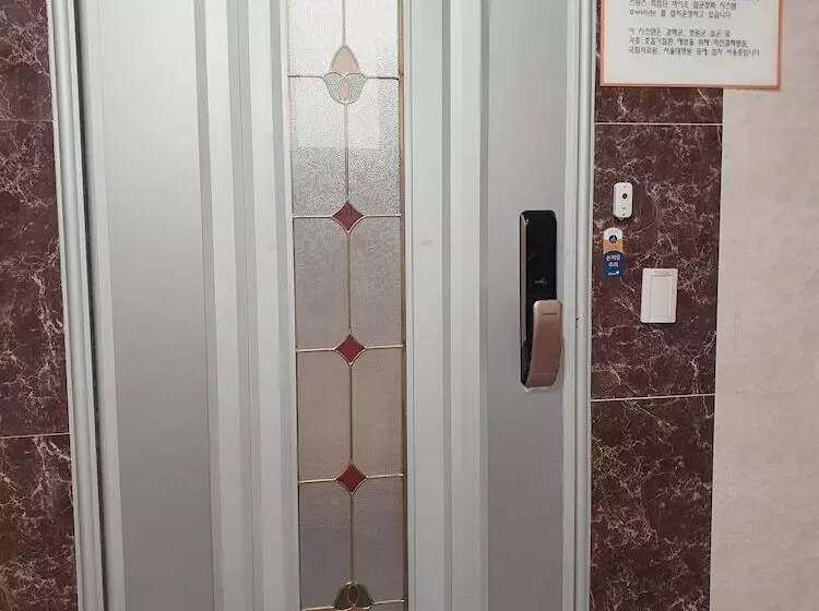 ペンション Irich House