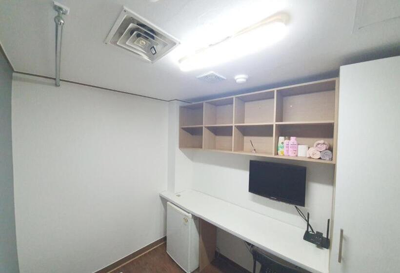 ペンション Irich House