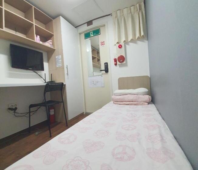 ペンション Irich House