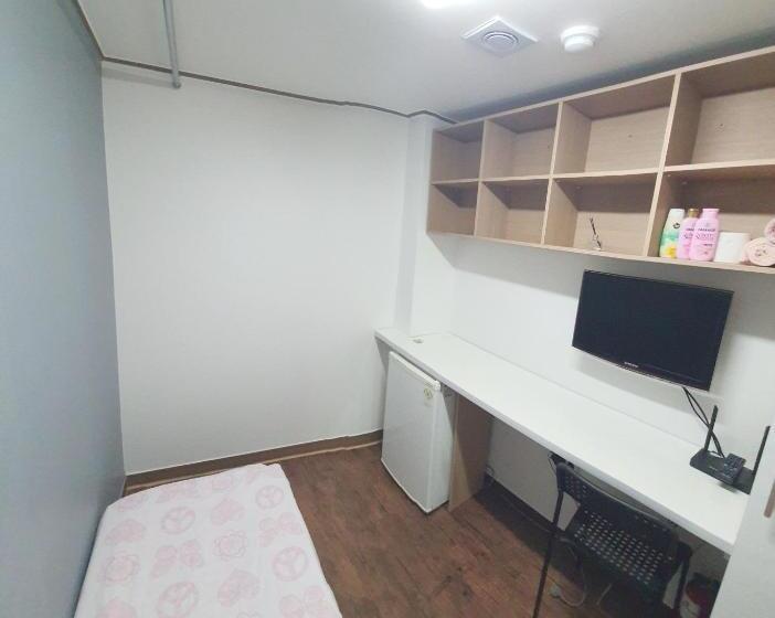 ペンション Irich House