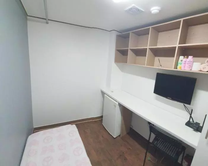 ペンション Irich House