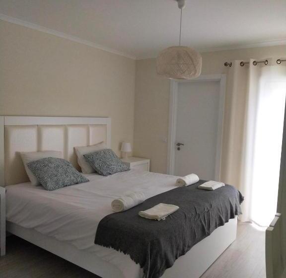 بنسيون Brisa Do Mar 2   Consolação