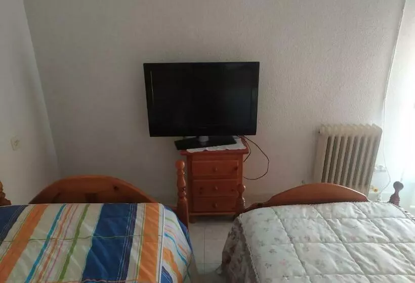 پانسیون Room In Chalet   Private Double Room In Toledo