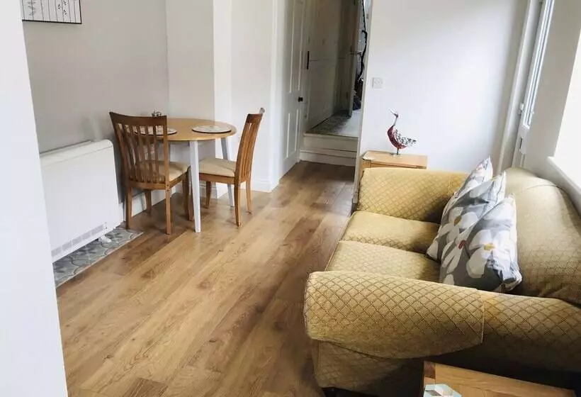 Character Town Centre ,1 Bed Flat, Boston