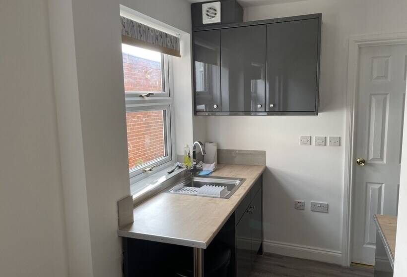 Character Town Centre ,1 Bed Flat, Boston