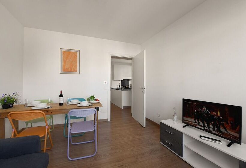 Santi Apartment Few Min From Lake Happy Rentals