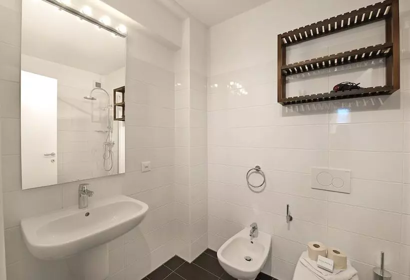 Santi Apartment Few Min From Lake   Happy Rentals