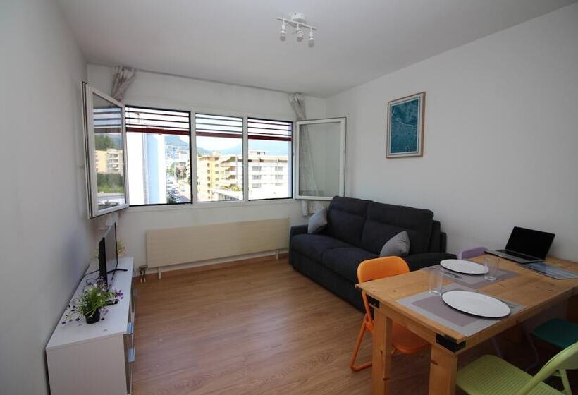 Santi Apartment Few Min From Lake Happy Rentals