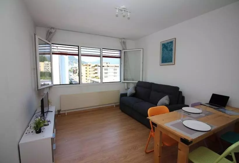 Santi Apartment Few Min From Lake   Happy Rentals