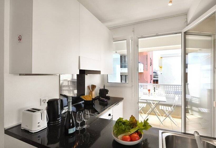 Santi Apartment Few Min From Lake Happy Rentals