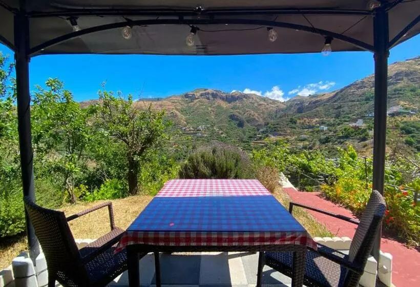 هتل Angel Caves Farmstay